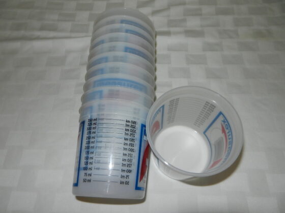 400mL Graduated Mixing Cup